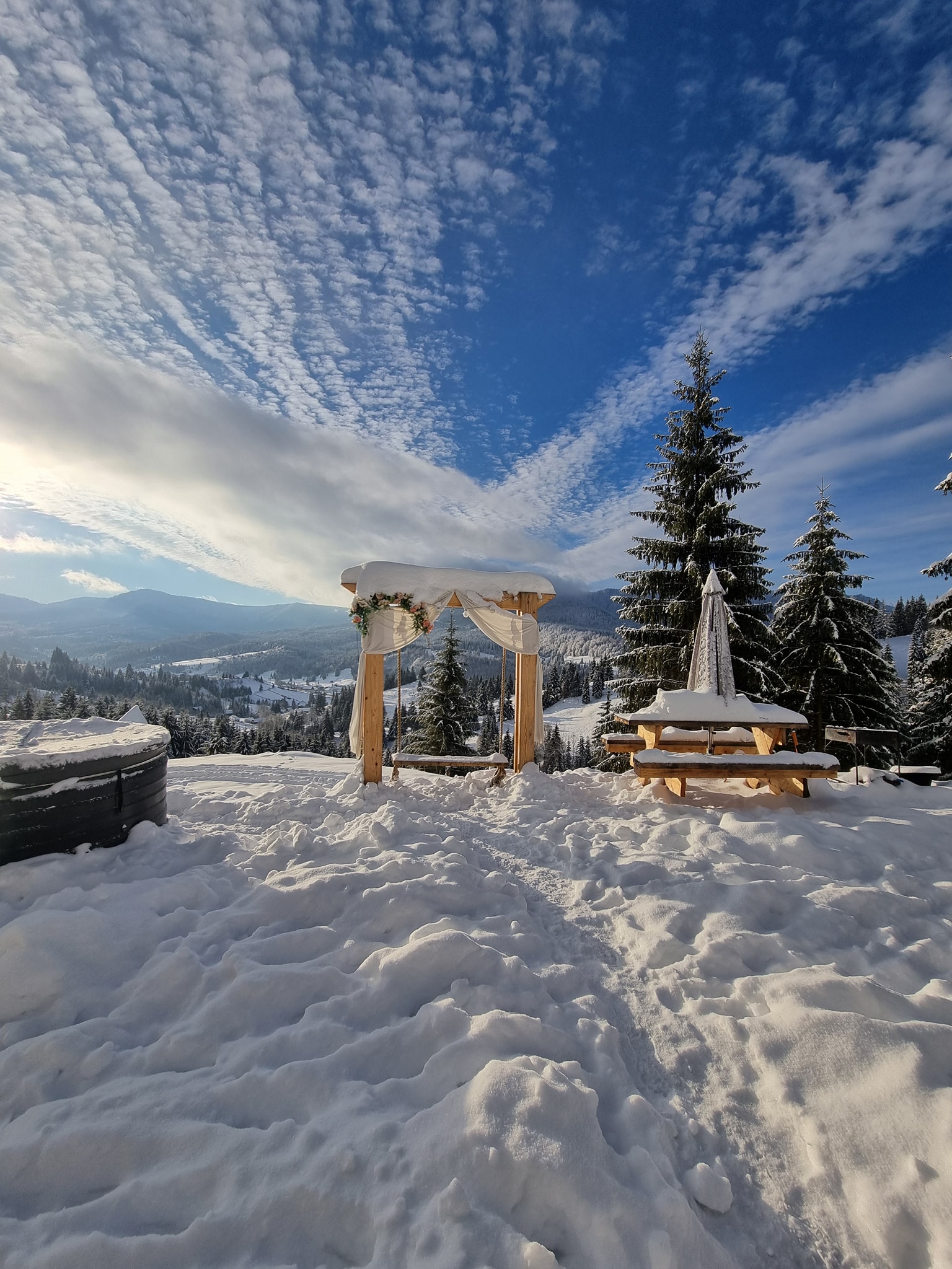 Ținutul Lupilor Colibița – vedere spre zonă montană
